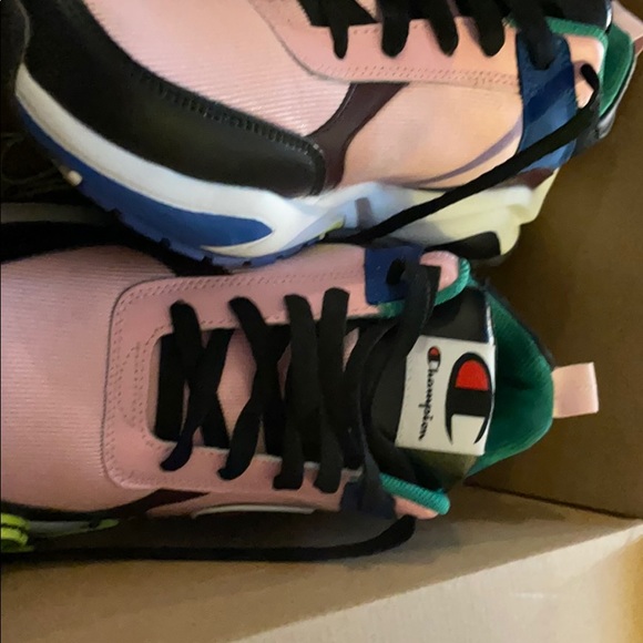 Shoes - Picture 2 of 4